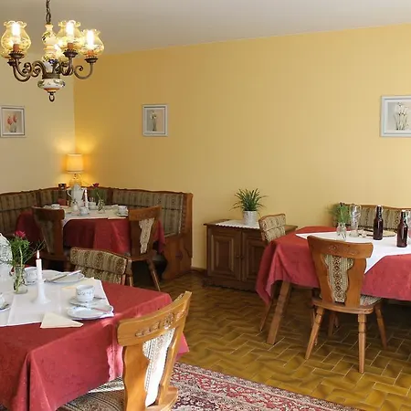 Haus Traudel Matt Pensión *